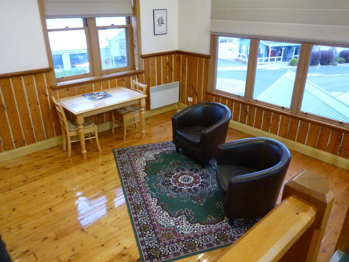 Bushman'S At Strahan Aparthotel Exterior foto